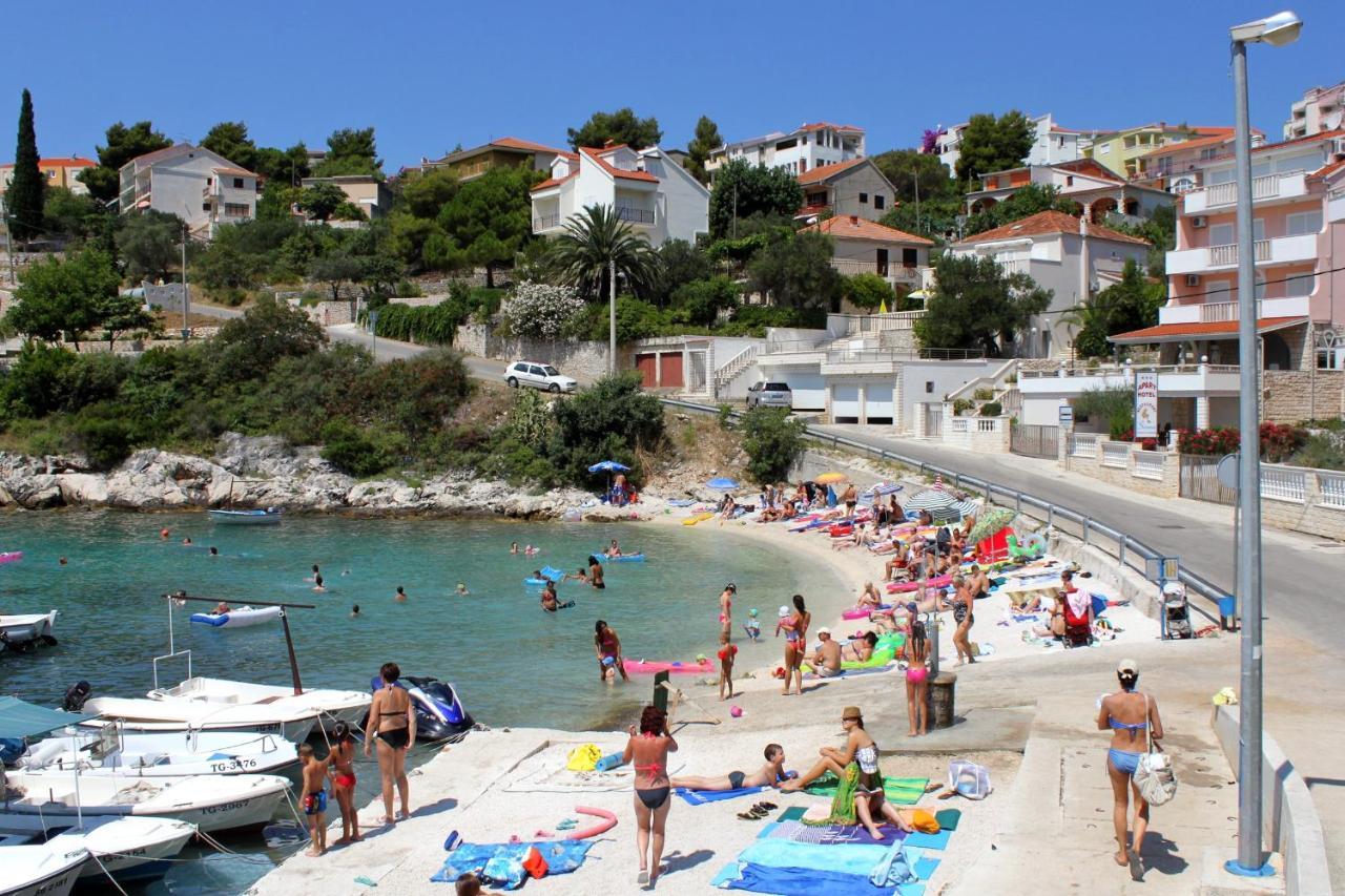 Apartments By The Sea Mavarstica, Ciovo - 12696 Трогир Экстерьер фото